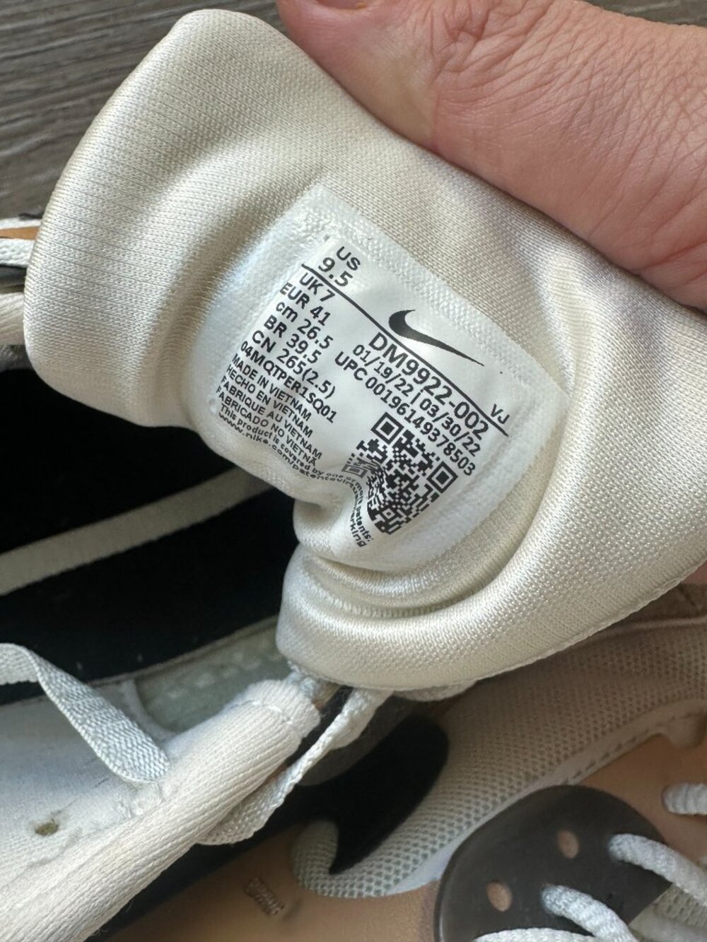 (9.5) Nike Air Max 90 Futura Neutral Cream Tan Black Sneakers - Picture 4 of 4